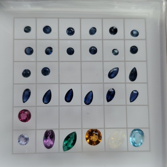 Jewelry - Lot of 29 genuine gemstones